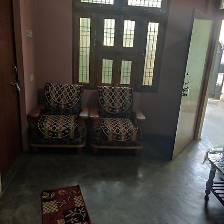 Krishna Bhavan Allāhābād Junction Buitenkant foto